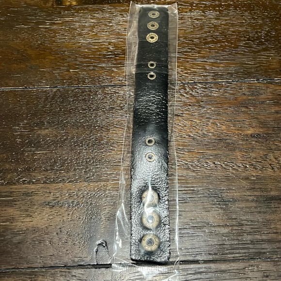 NEW Viking Rune Men's Wide Leather Bracelet - Picture 6 of 9